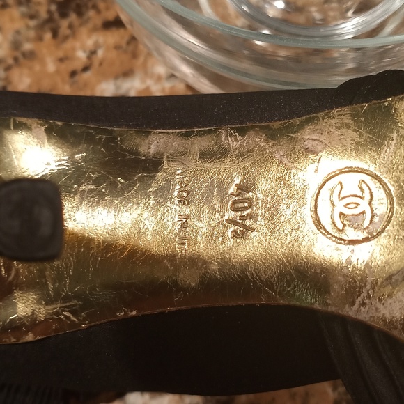 A really beautiful pair of authentic Chanel heels - Picture 5 of 12